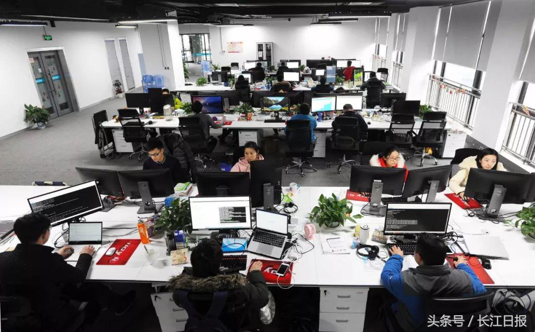 這家給小米、斗魚(yú)提供網(wǎng)絡(luò)安全服務(wù)的企業(yè)，“研發(fā)大腦”設(shè)在光谷