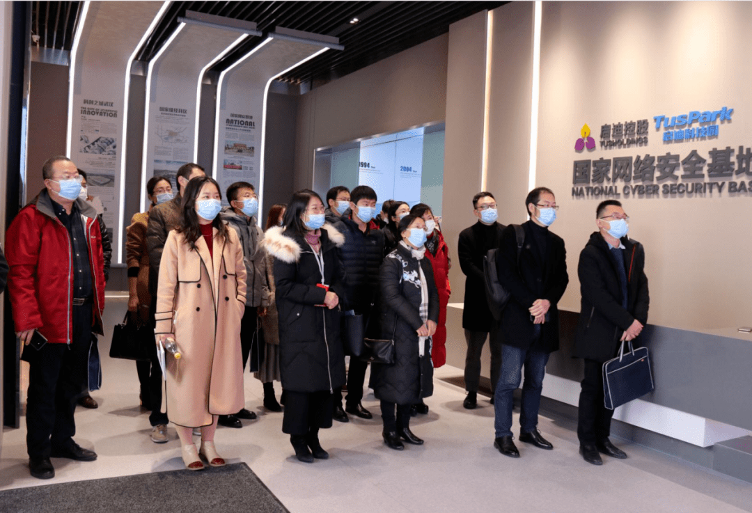 武漢畫(huà)冊(cè)印刷—武漢金田彩印公司_武漢網(wǎng)絡(luò)公司_武漢綠色網(wǎng)絡(luò)信息服務(wù)有限責(zé)任公司