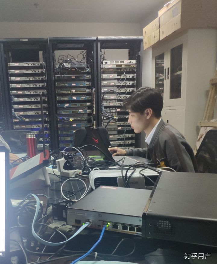 it姐妹技術(shù)論壇_it技術(shù)負(fù)責(zé)人崗位職責(zé)_it技術(shù)工程師